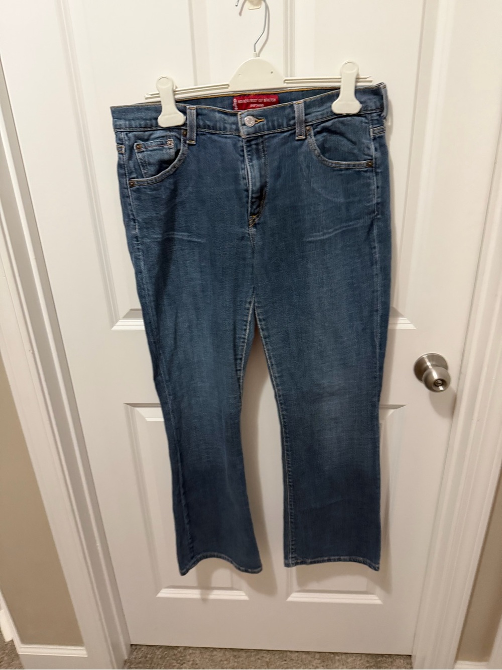 Levi's 515 Bootcut Jeans in Medium Blue with Yellow Stitching